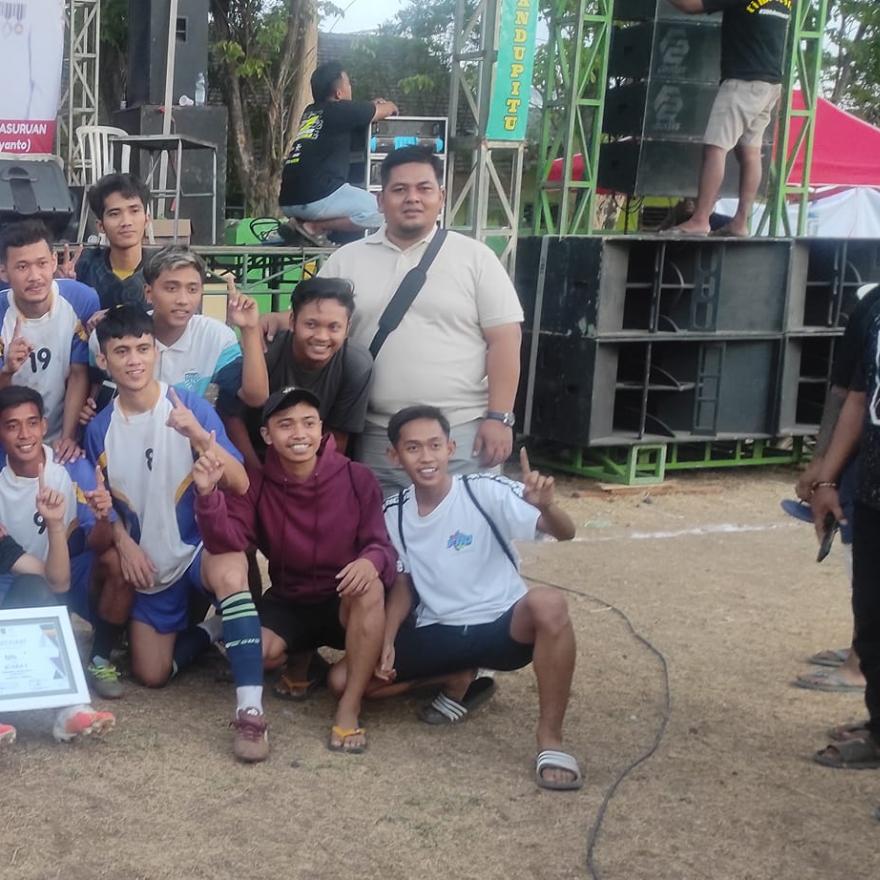 Gambar Berita Grand Final Kades Cup 1 RBC Randupitu Memikat Ribuan Penonton di Lapangan Desa Randupitu