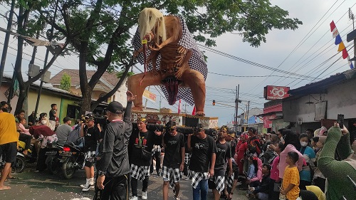 Gambar Berita Meriahkan Karnaval Agustusan Spektakuler Pada HUT RI Ke-78 di Dusun Randupitu