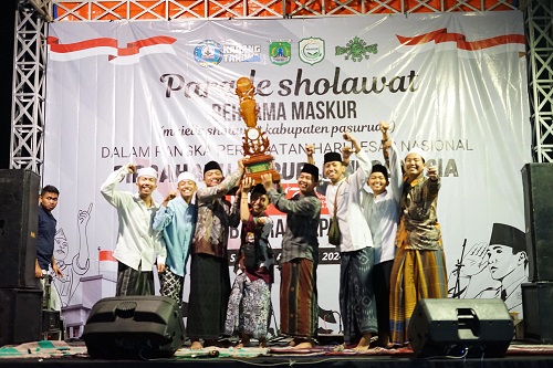Gambar Berita Parade Sholawat Bersama MASKUR di Dusun Babat Randupitu Peringati HUT RI ke-79